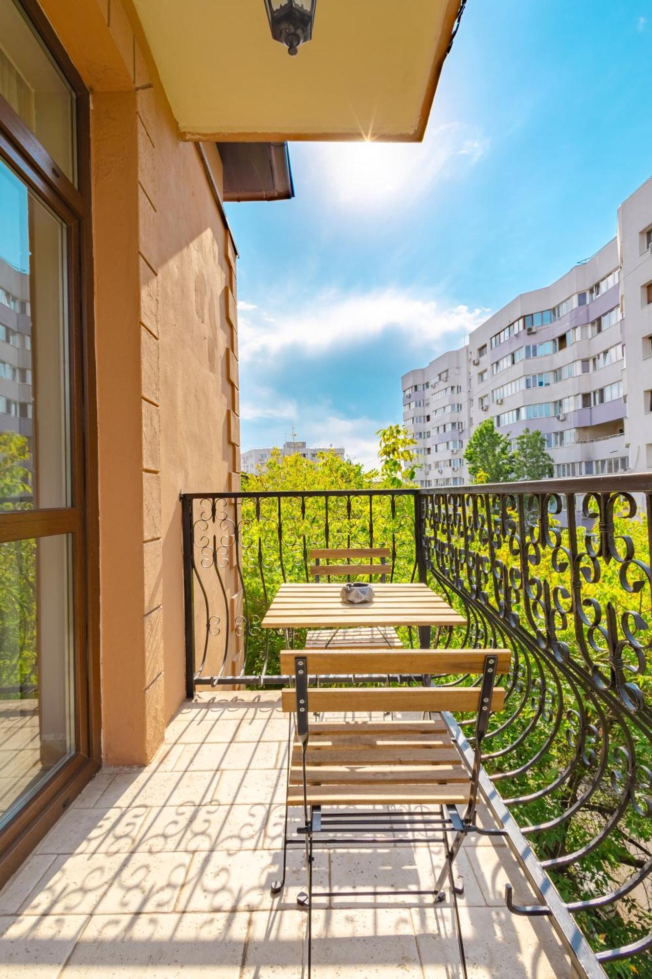 Piccolo Mondo By Citybookings Бухарест Экстерьер фото