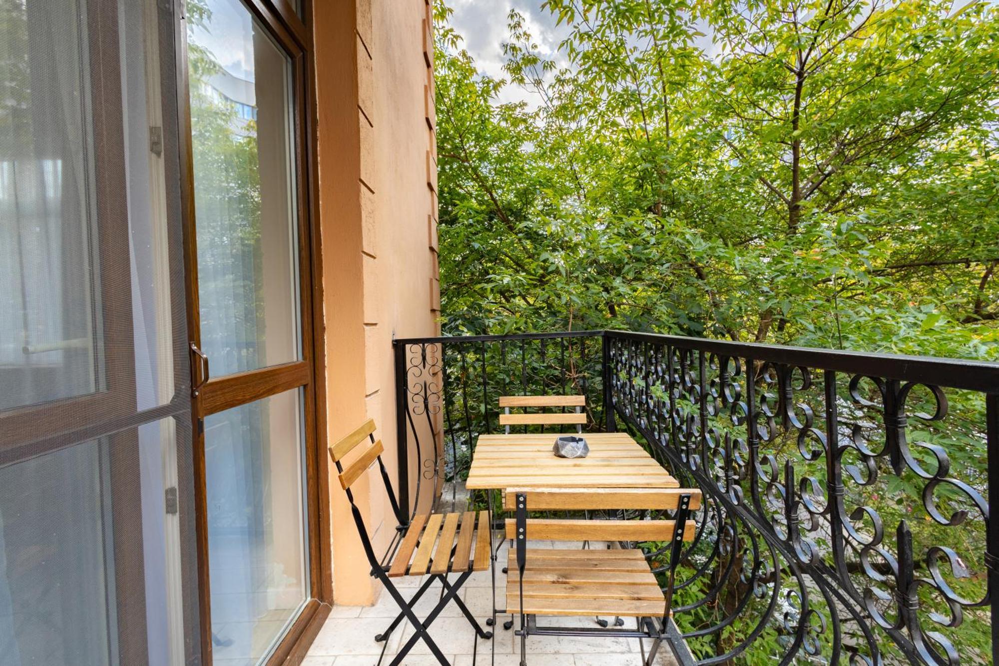 Piccolo Mondo By Citybookings Бухарест Экстерьер фото